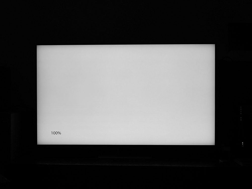 04d-Samsung-55QN92D-biel.jpg